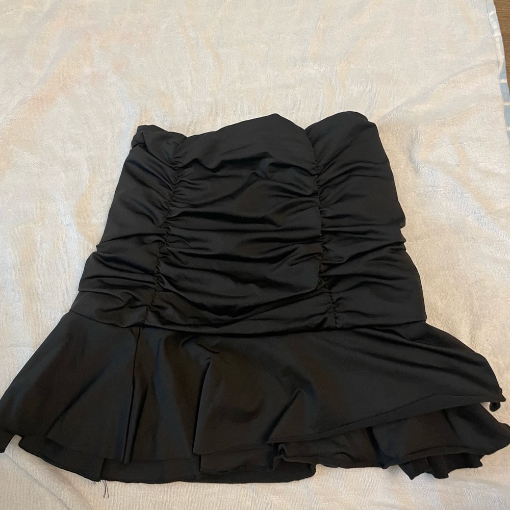 ruched black skirt